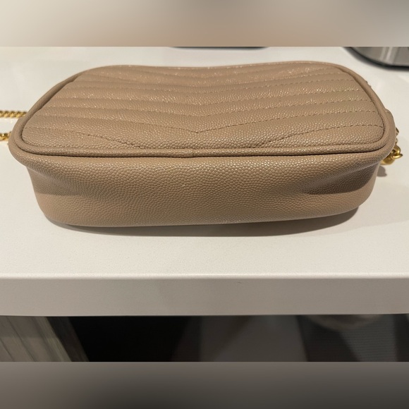 Yves Saint Laurent Beige Quilted Crossbody Bag - Picture 9 of 12